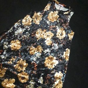 Vevelt material dress